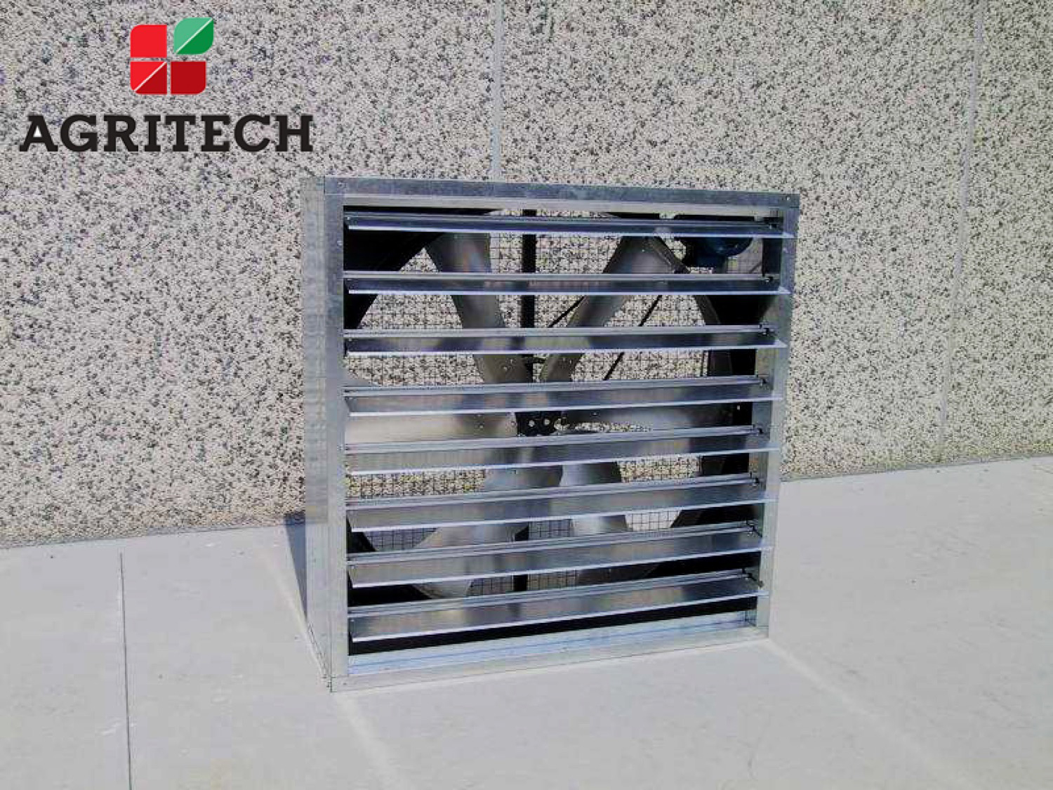 Agrifan è la nuova linea Agritech di ventilatori assiali a gran volume di diam. 1400 mm. costruiti in solida lamiera zincata a fuoco con pale in acciaio inox.