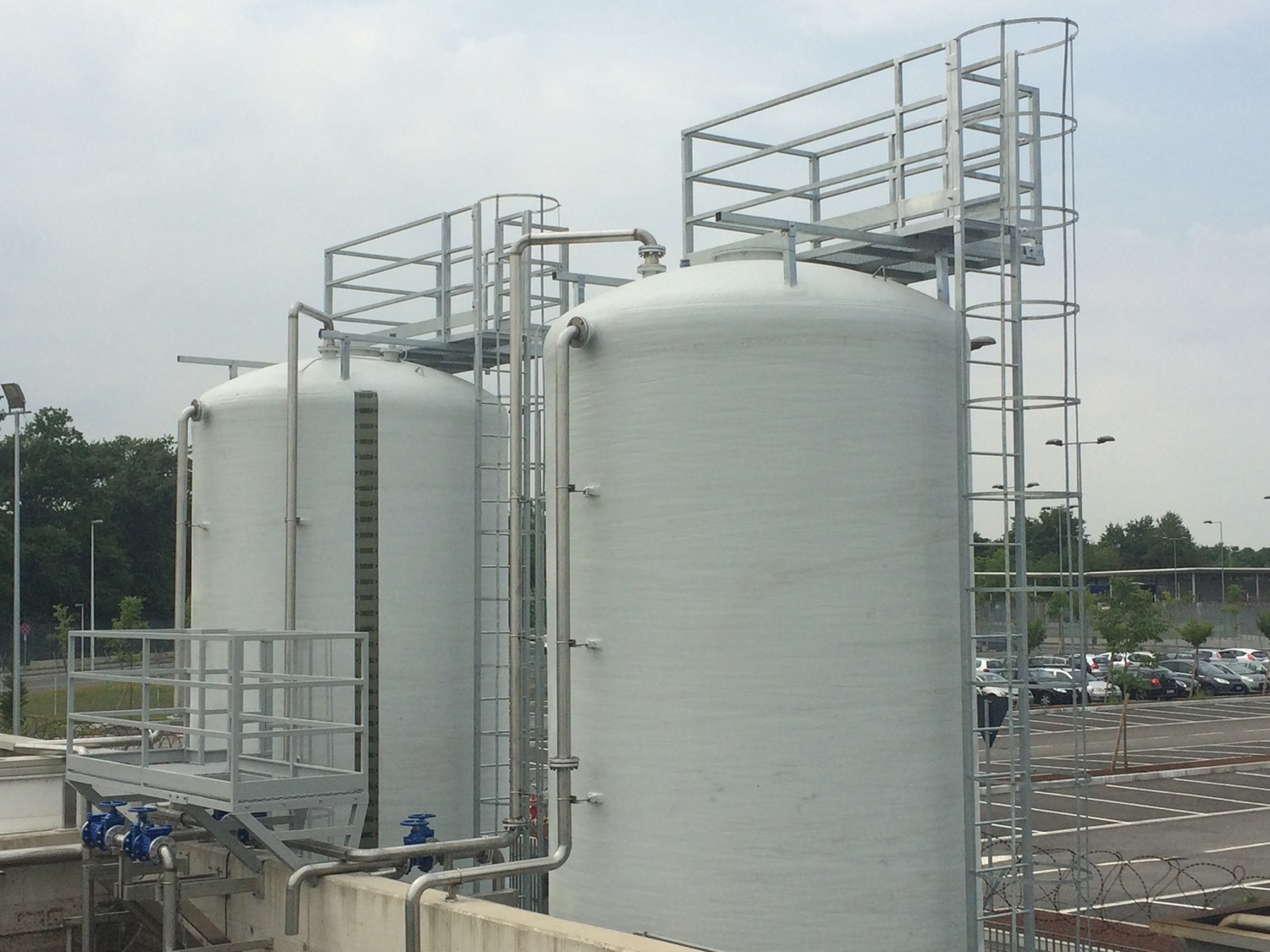 Cisterne in vetroresina rinforzata per lo stoccaggio di liquidi