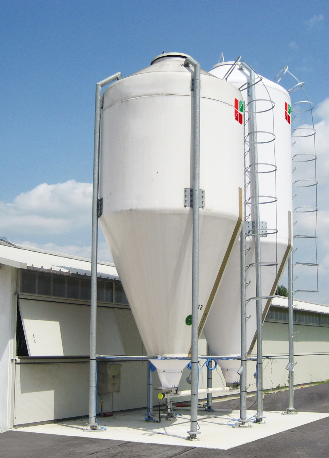 Agritech ha sviluppato una serie di sistemi elettronici su celle in acciaio inox per la pesatura dei silos